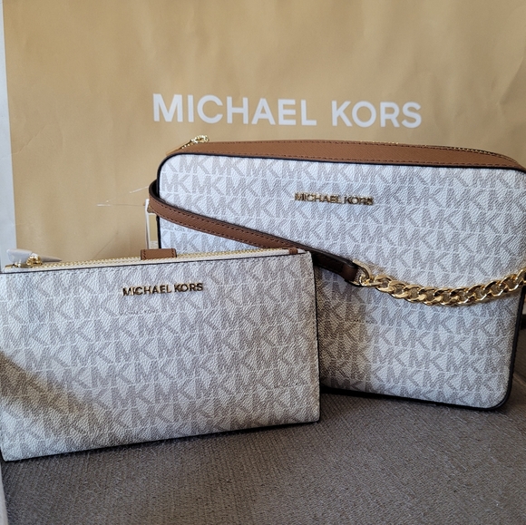 ๐ฏ AUTHENTIC - Picture 1 of 1